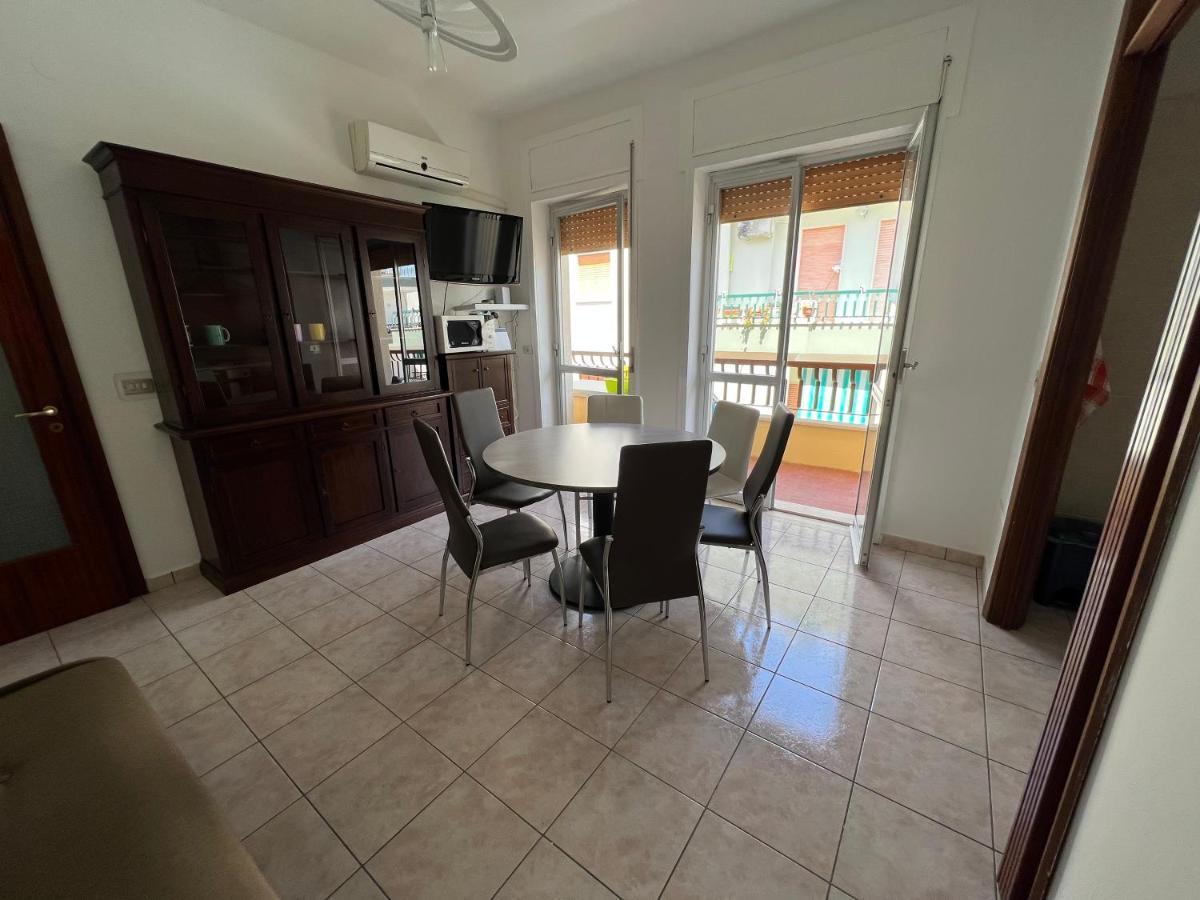 Apartment Waterfront 150 Mt Dal Mare *